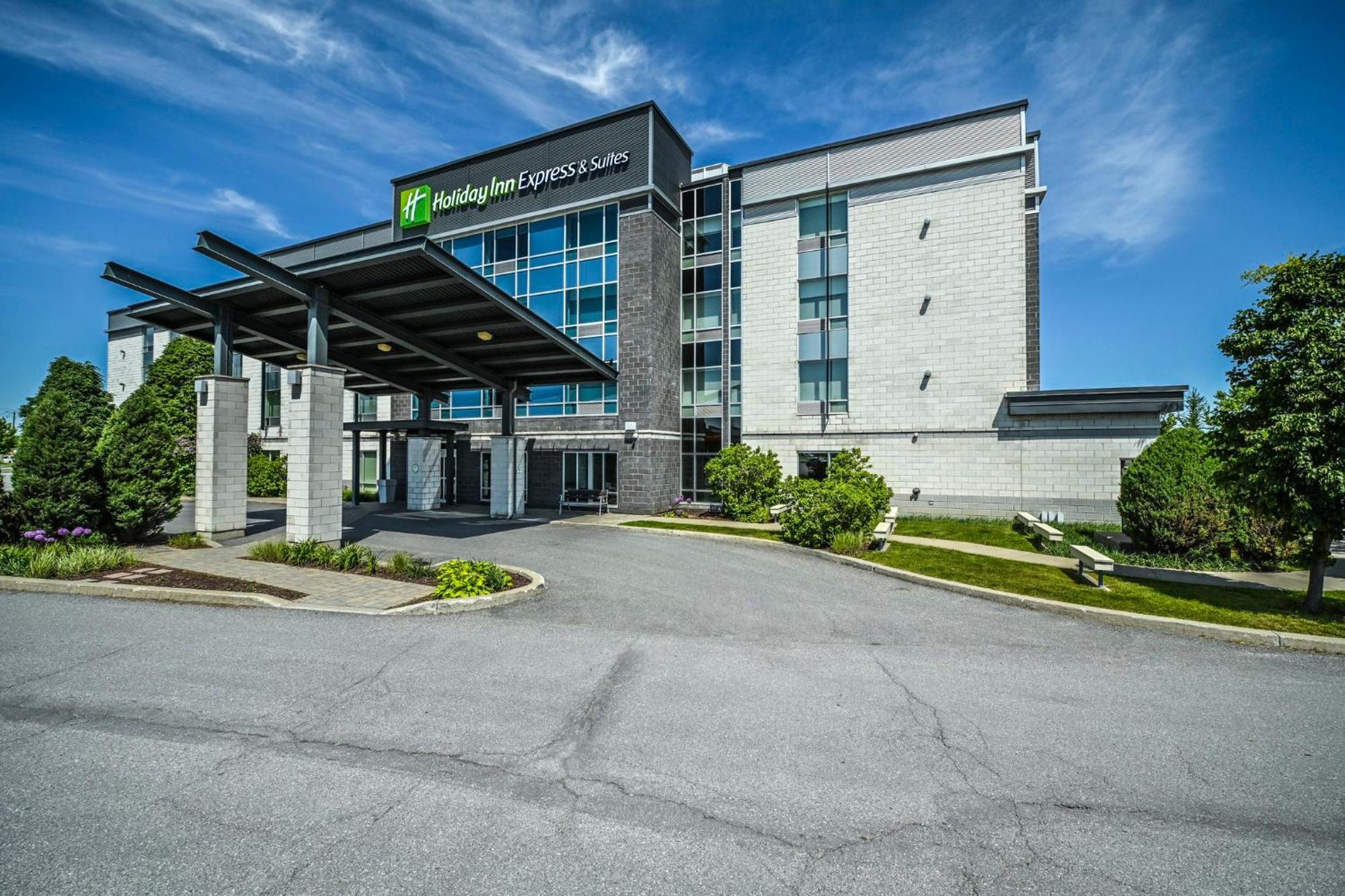 Holiday Inn Express Hotel & Suites Saint - Hyacinthe By Ihg Экстерьер фото