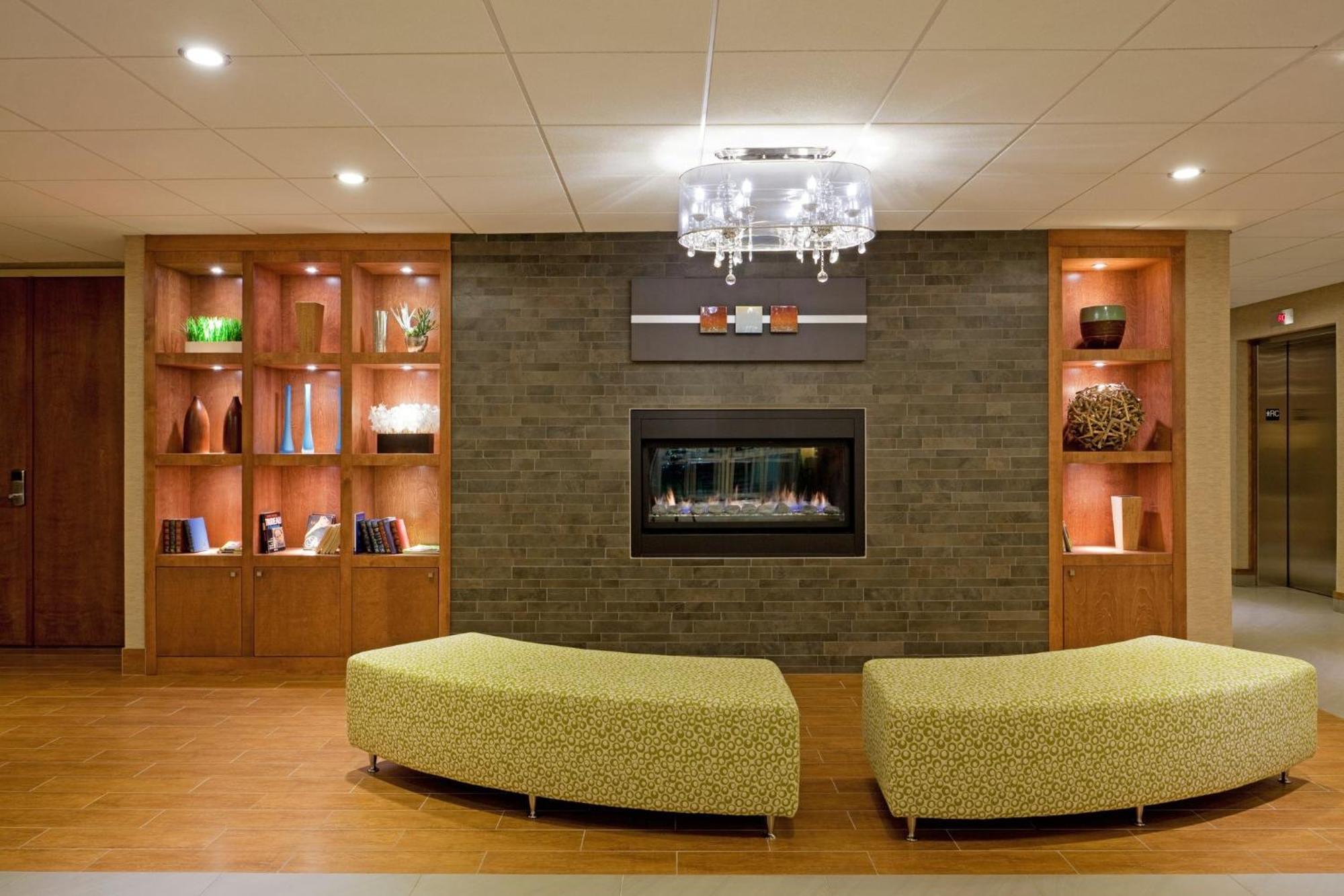 Holiday Inn Express Hotel & Suites Saint - Hyacinthe By Ihg Экстерьер фото