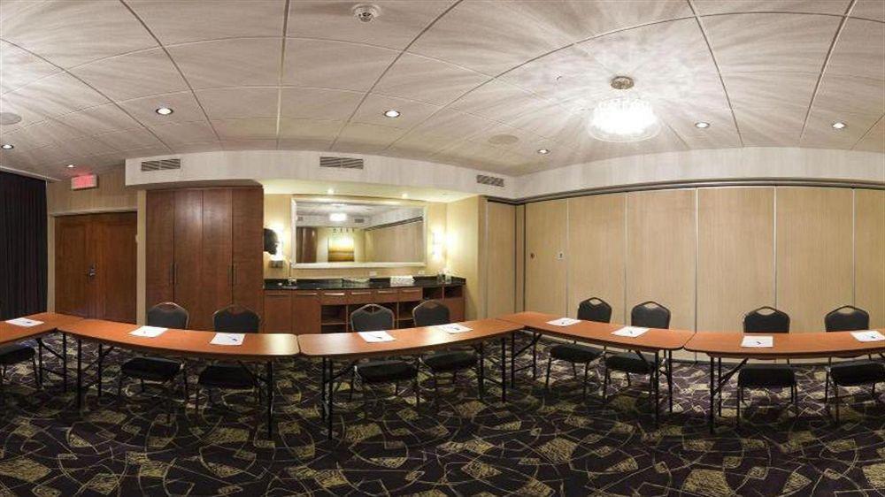 Holiday Inn Express Hotel & Suites Saint - Hyacinthe By Ihg Экстерьер фото