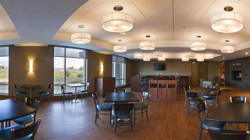 Holiday Inn Express Hotel & Suites Saint - Hyacinthe By Ihg Экстерьер фото