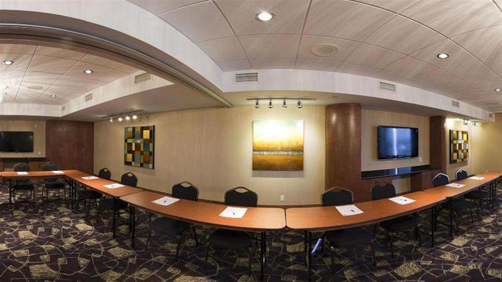 Holiday Inn Express Hotel & Suites Saint - Hyacinthe By Ihg Экстерьер фото